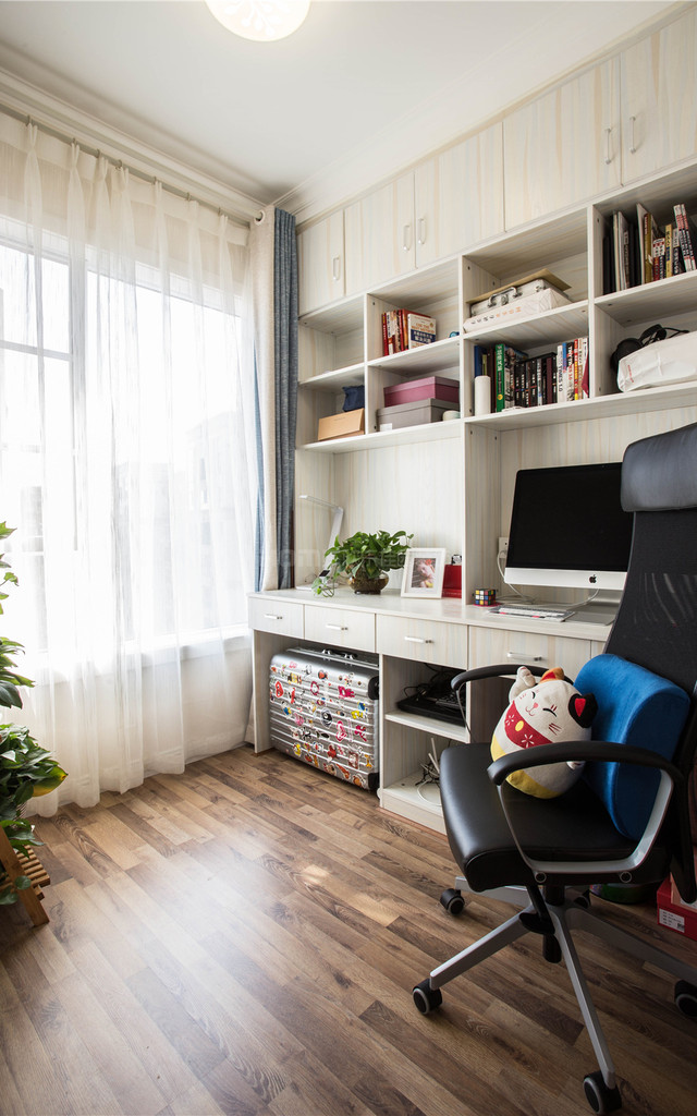 书柜装修如何装书多又防尘,简单大气的装修风格书柜墙