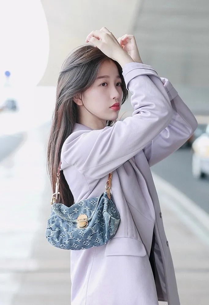 春夏就该选温柔挂！这个颜色的单品你衣柜里有吗？