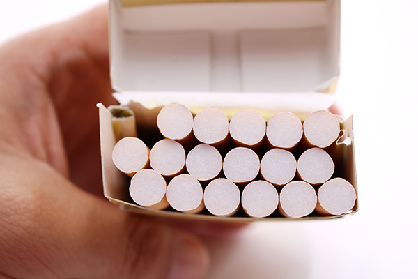 粗杆烟和细杆烟哪个更伤身体,粗烟和细烟谁的危害大视频