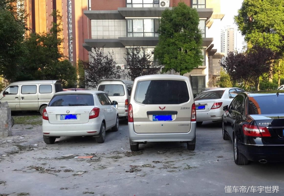 汽车乱停堵路怎么解决,别的车乱停