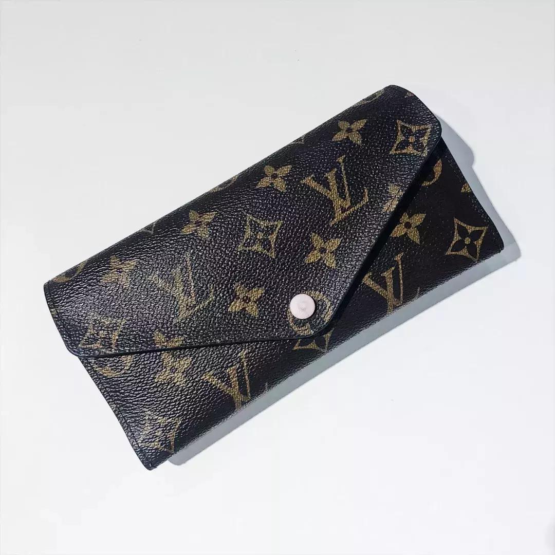 这10位女生的钱包里不仅有钱，更有你想不到的！