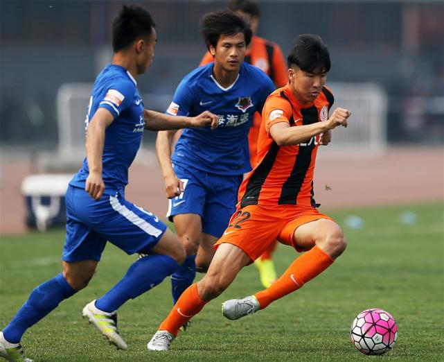 29岁本土前锋大爆发,足球小将大空翼留洋后踢荷兰