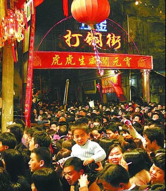 广东多彩民俗闹元宵,广东人春节期间的民俗活动有哪些