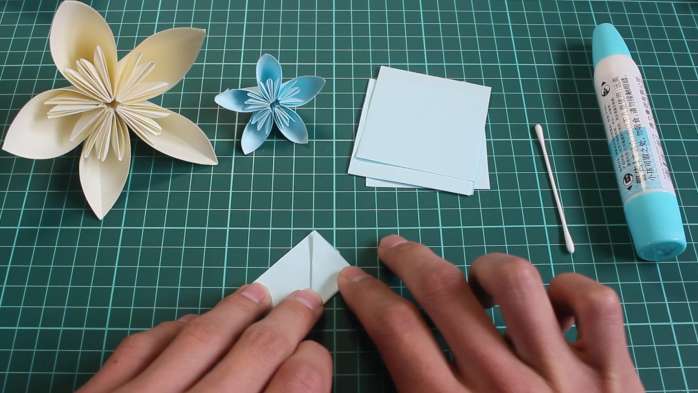 折纸樱花灯笼步骤图解,樱花绣球花折纸教程