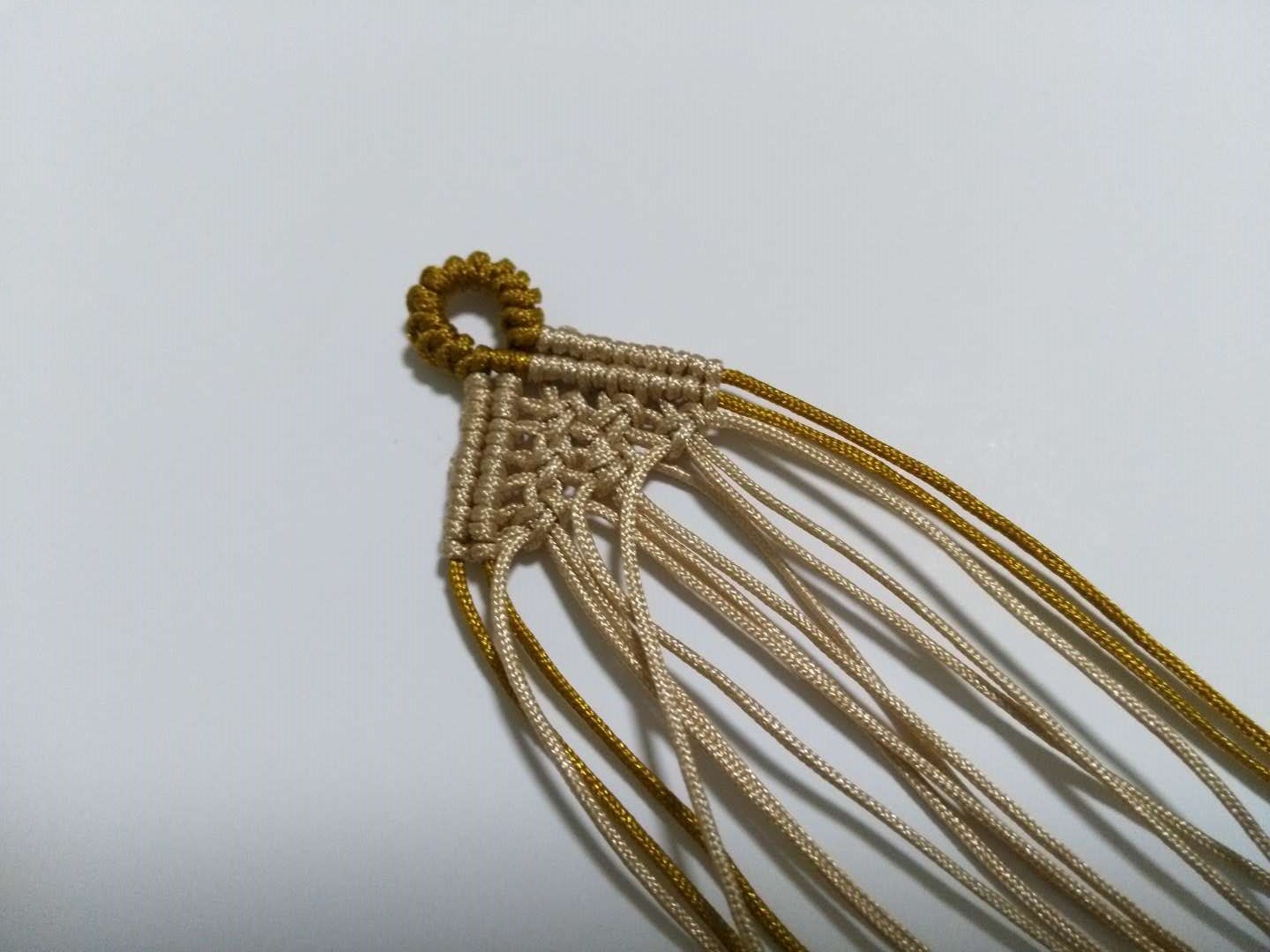 编绳花做法,手绳复杂编织教程