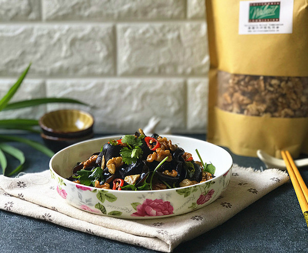 核桃仁炒什么好吃又营养,凉拌木耳花生核桃仁