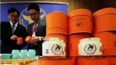 被外国人曝光的假货,央视曝光海外假货