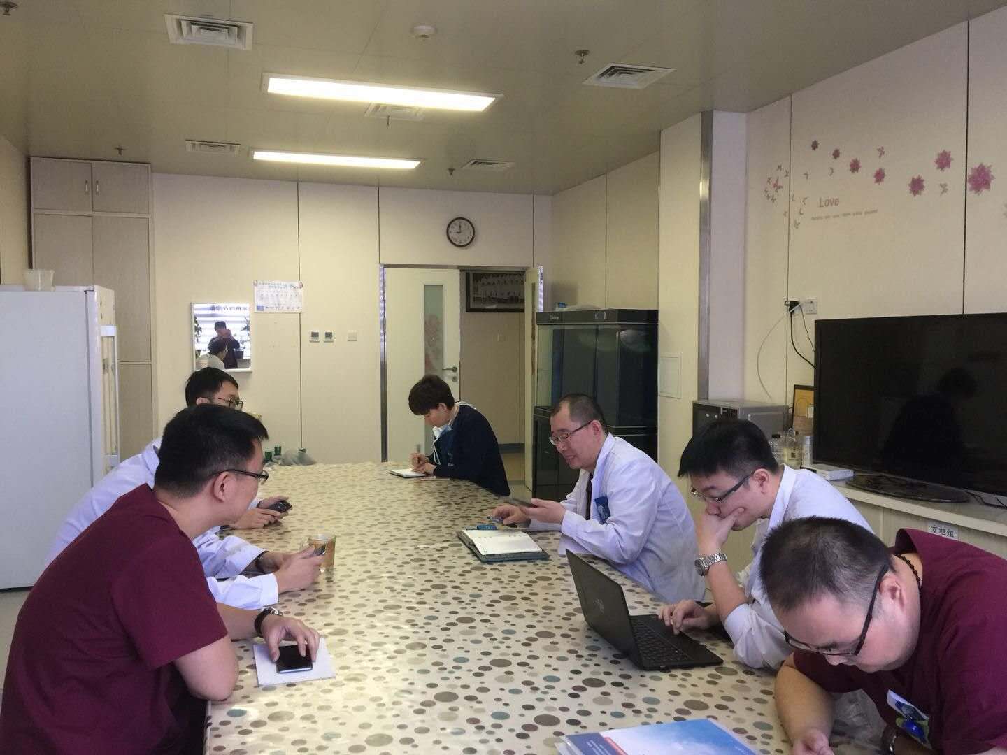 骨折引起肺栓塞好治吗,80岁老人肺栓塞怎么治