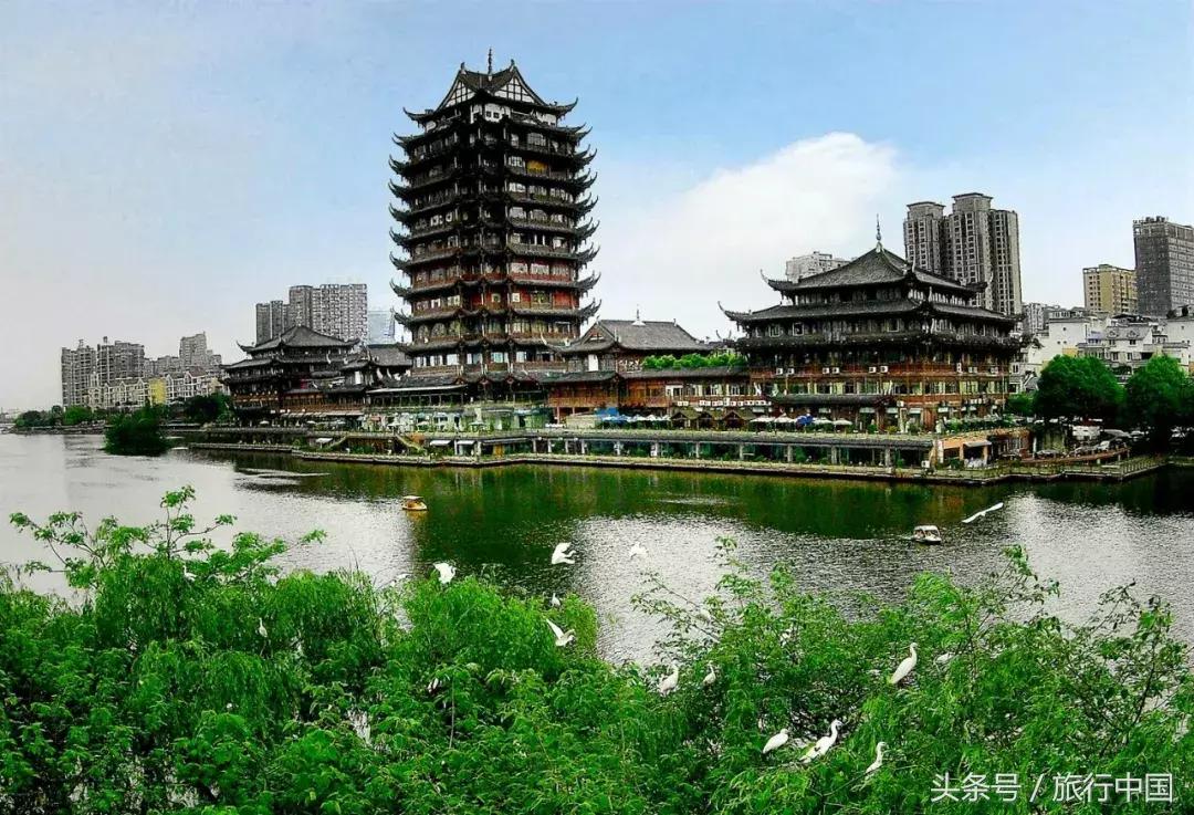 旅游最美的风景在火车上,一张火车票走遍中国最美的地方