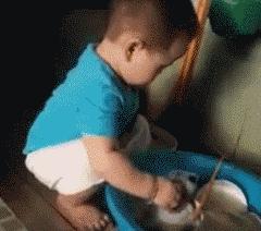 生二胎的搞笑对比,生二胎看老大不顺眼