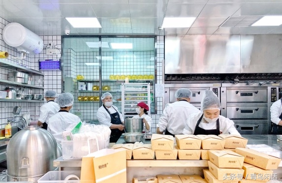 成都春熙路再添网红店铺鲍师傅听说要排队6小时