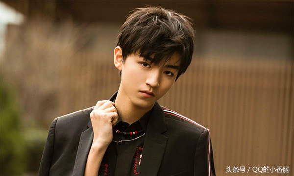 如何看待男孩早恋,如何看待男孩子偶尔的幼稚