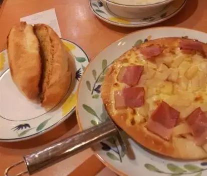 汉堡包和肉夹馍哪个更健康,汉堡包不就是中国的肉夹馍吗