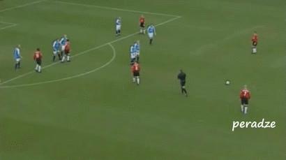 禁区弧顶任意球这几脚堪称世界级,十大经典破门任意球