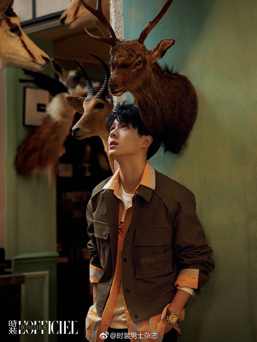 易烊千玺和杨幂谁更帅 (杨幂易烊千玺穿衣搭配)