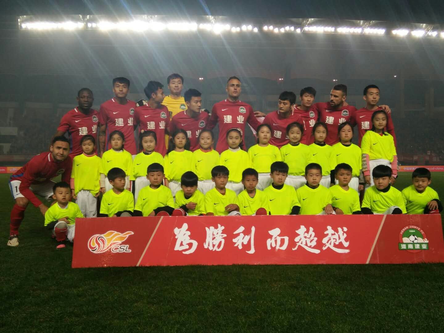 苏屯小学幼狼足球队——从破旧操场到“魔鬼主场”