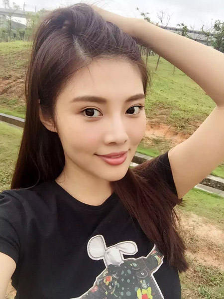 宅男女神徐冬冬身材很劲爆被称“第一美胸”