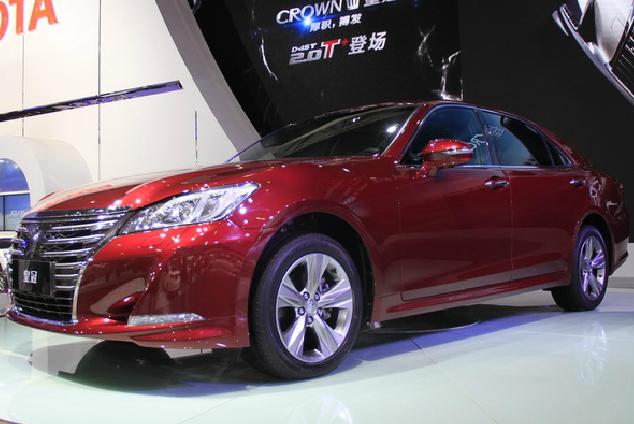 丰田皇冠2.0t对比雷克萨斯es200,丰田皇冠2.0t跟雷克萨斯es2.5