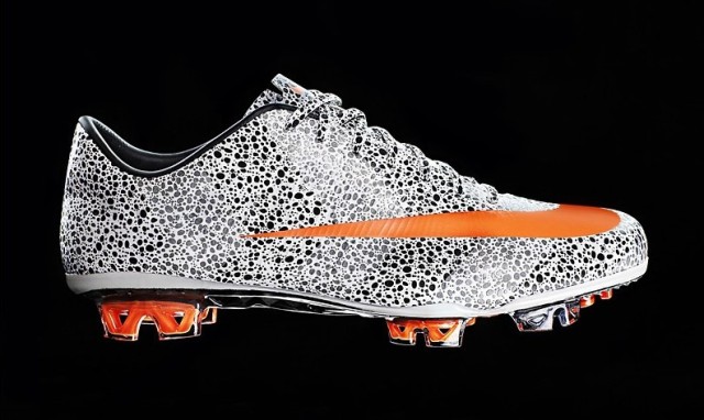 c罗出道有多火,c罗2024年新上脚耐克配色