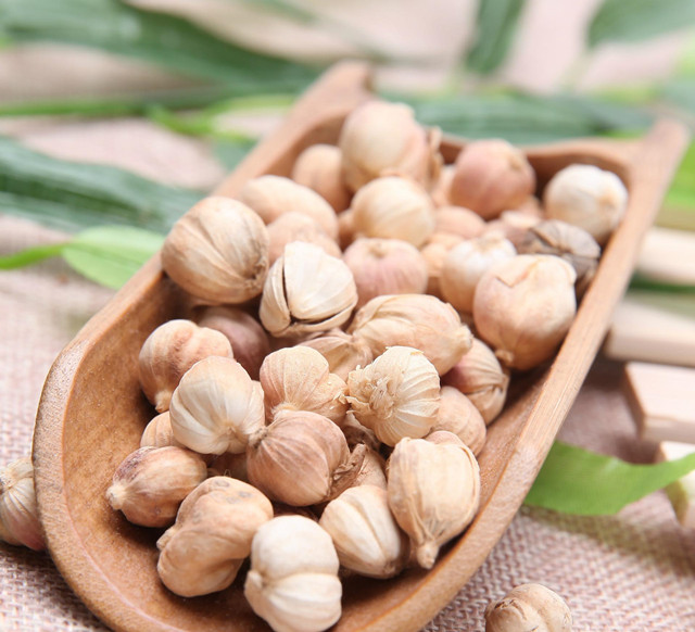 一例午后自觉低热患者在中医干预后的舌苔变化及其转归