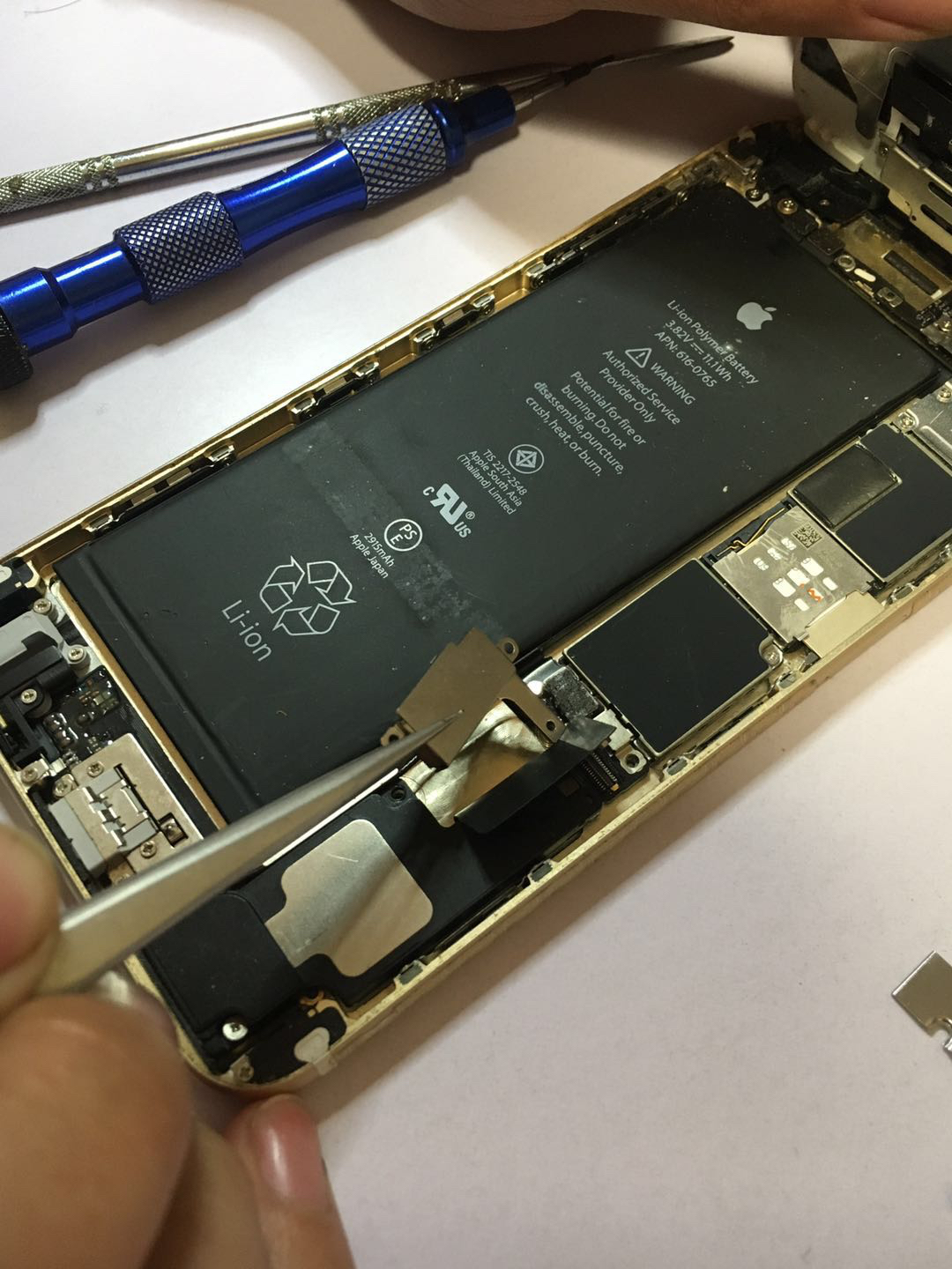 苹果更换扬声器多少钱,苹果12听筒扬声器更换