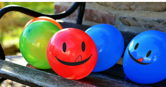 晚上做梦梦到和前男友亲亲,昨天晚上梦到一个男生吻我