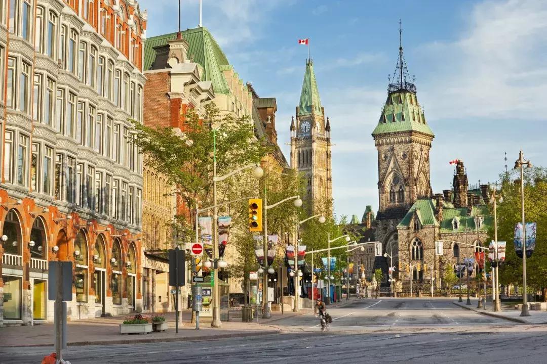 护照上有拒签记录换新护照,被拒签之后换新护照就行了