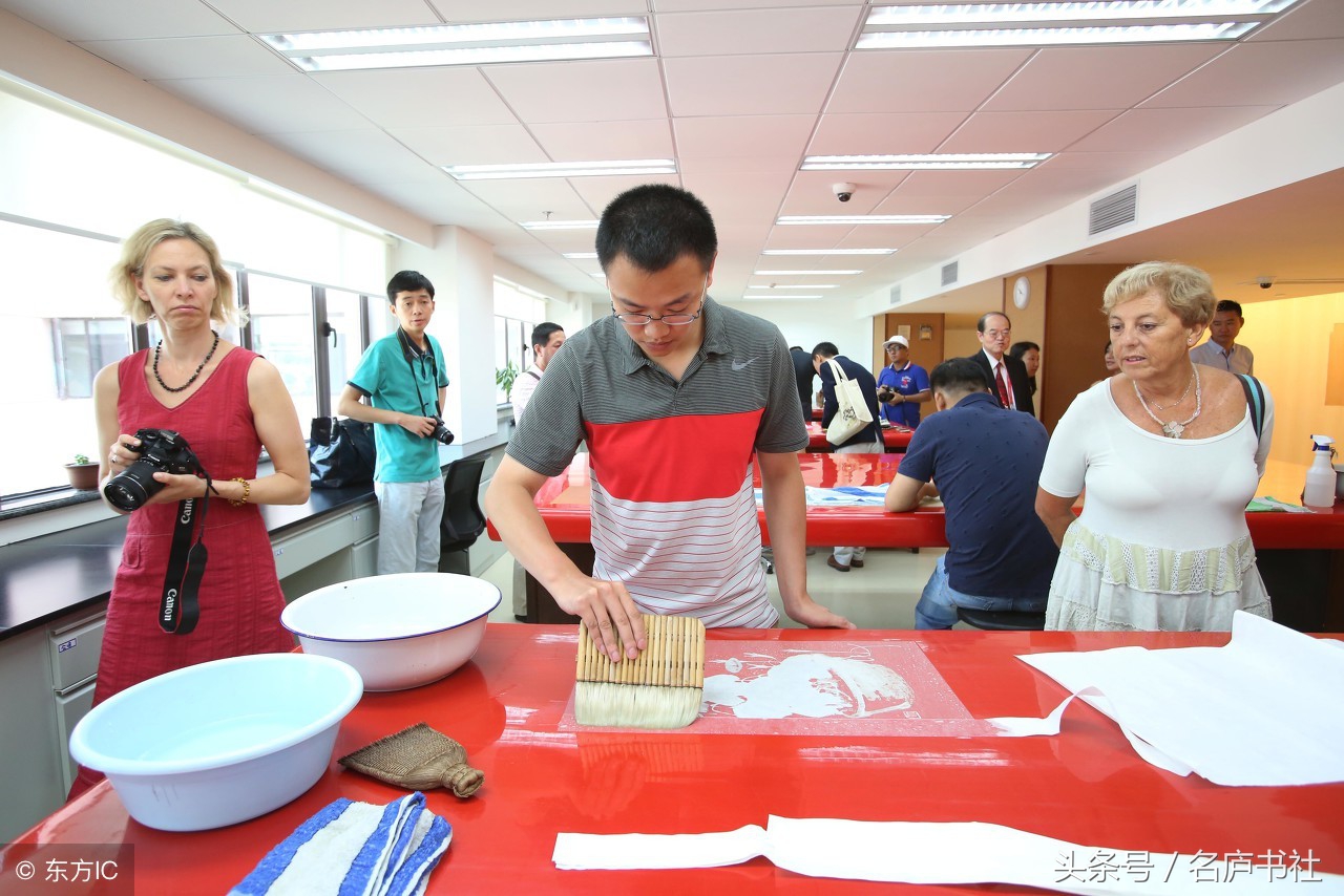 简单装裱作品方法,简单装裱国画图片