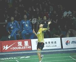 零基础学羽毛球高远球,羽毛球高远球女生教学