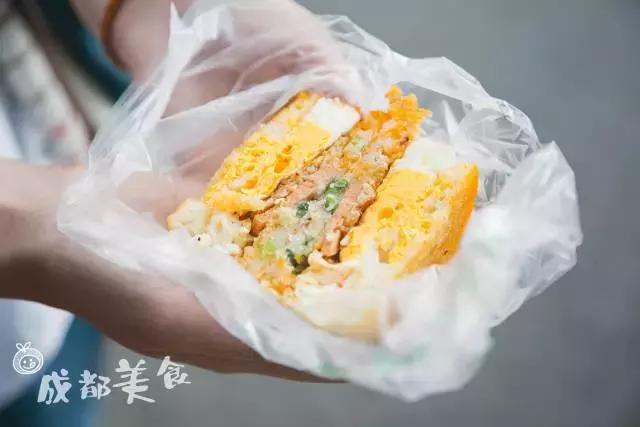 永远要排队的包子店,10元管饱小摊