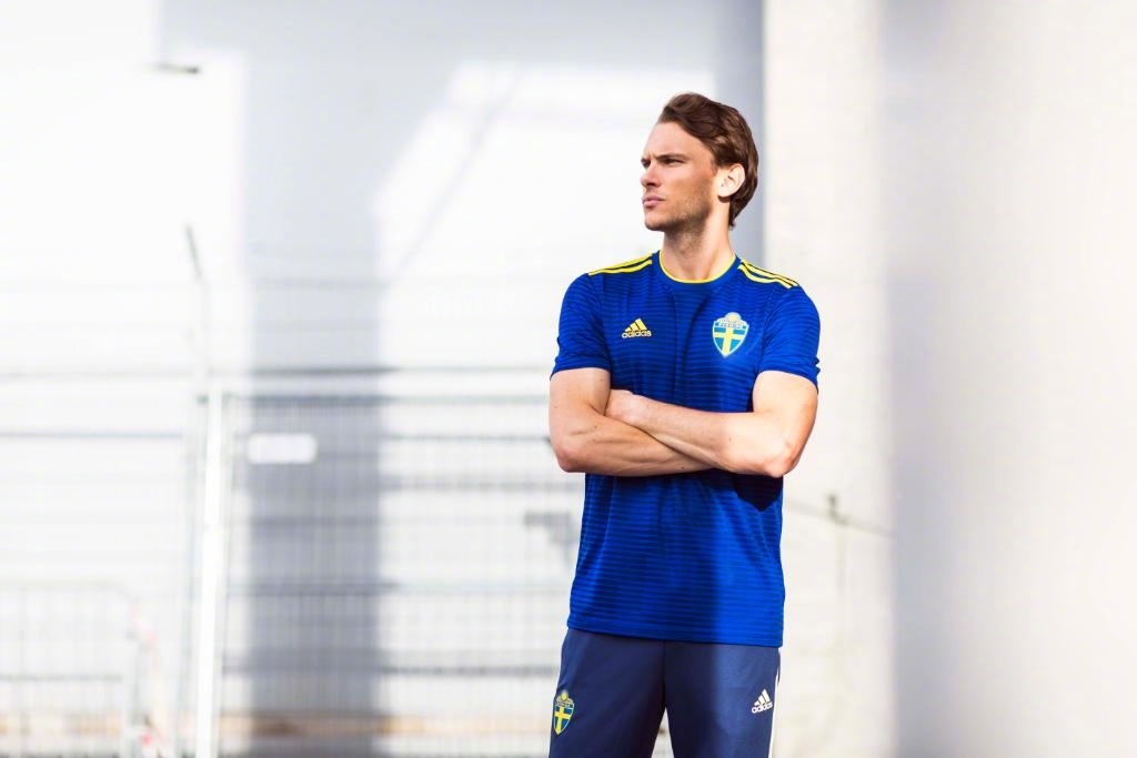 阿迪达斯发布欧洲杯新球衣,阿迪达斯2022世界杯球衣法国