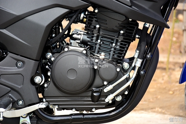 雅马哈飞致ys250中缸掉漆,雅马哈ys250摩托车