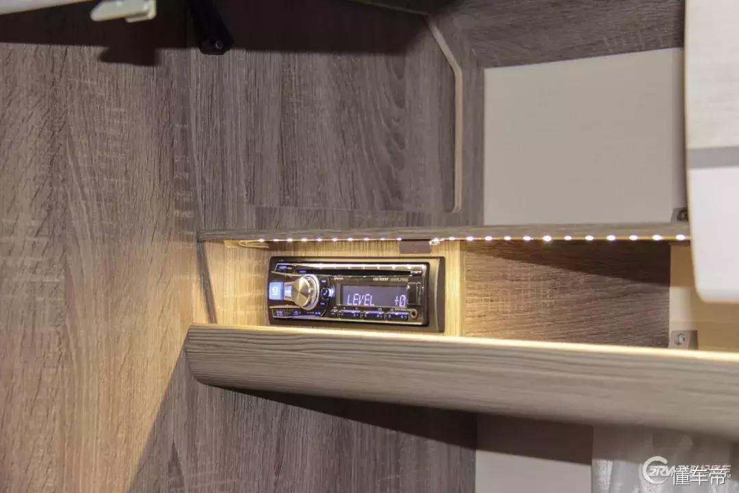 32万买房车,42万块钱买了一辆房车自驾游