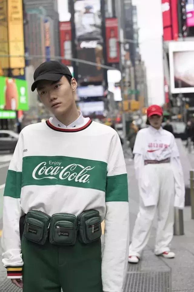 买了一双鞋朋友一直说是假的,回力1000块的鞋子