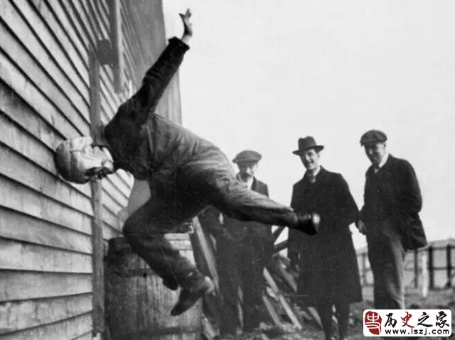 霍金本拉登高清壁纸,站着的霍金的照片