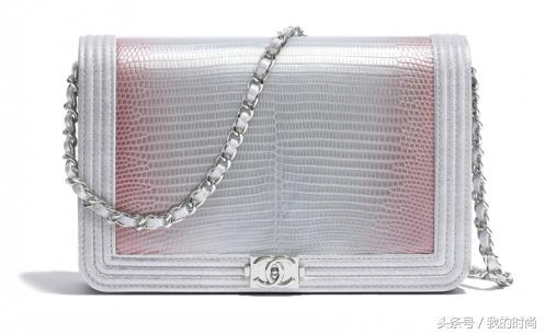 ChanelClutchwithChain最新款千万要慎入呀，看了就想买！