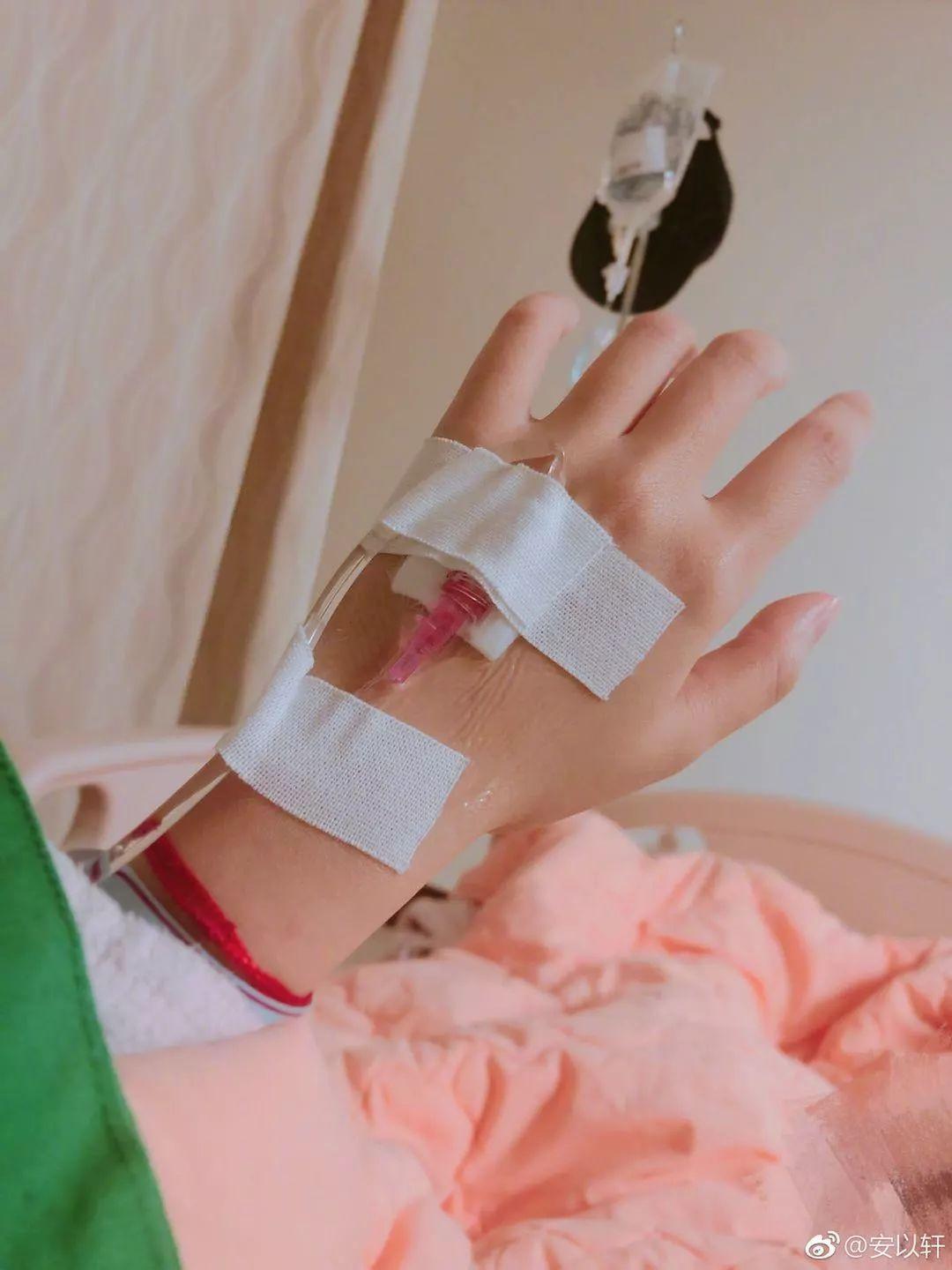 37岁安以轩因宫外孕做手术？！曾自嘲连鱼都养不来怎么养小孩！