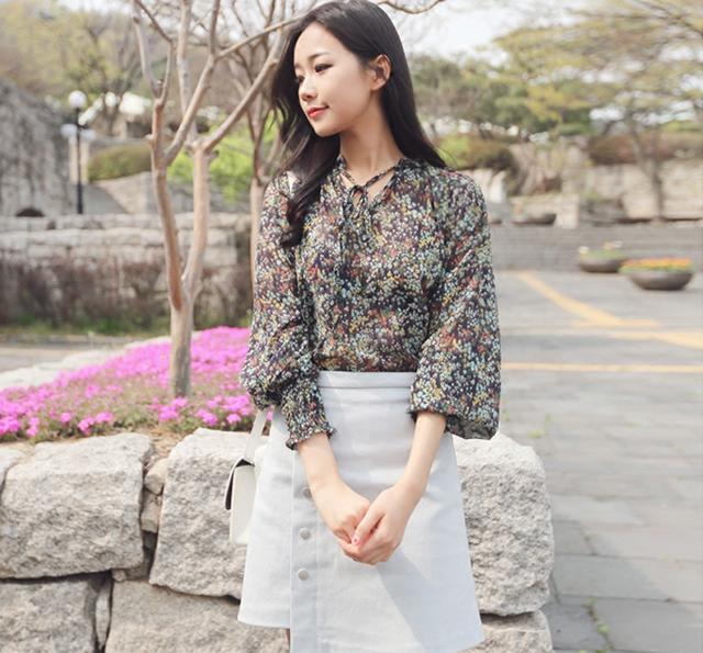 通勤优雅早春连衣裙搭配什么外套,穿衣搭配女气质连衣裙春夏两件
