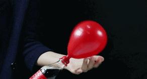 长吸管吹气球的方法,脑洞大开的气球减重怎么玩