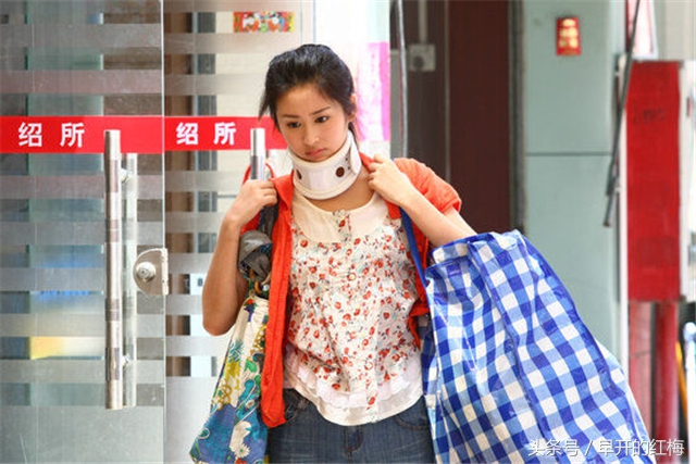 10岁女童全身抓痒怎么回事,十岁女孩皮肤瘙痒一抓好多小包