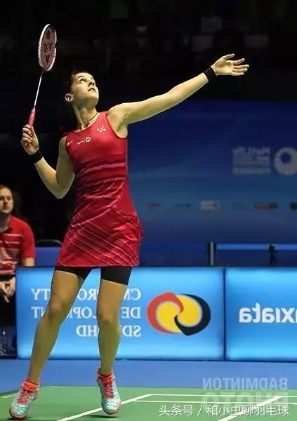 高远球只能打高打不远,高远球需要绕头顶一圈吗