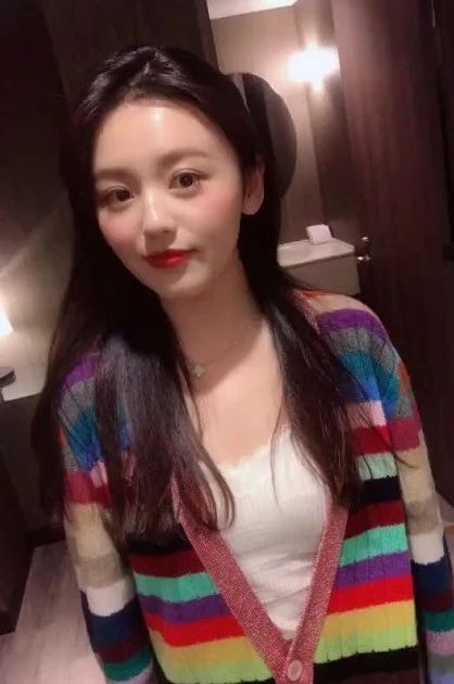 鎶栭煶鐨勫悓娆惧彛绾㈡槸鎬庝箞鎷嶇殑,閫傚悎鎷嶆姈闊崇殑鍙ｇ孩