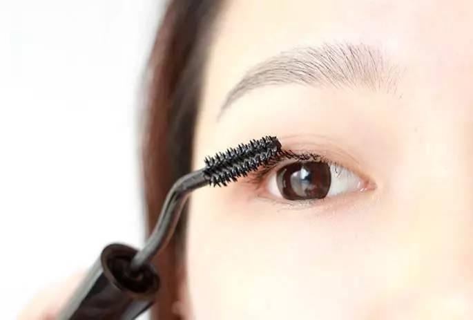 睫毛膏怎么涂好看又自然睫毛长,短睫毛怎么涂睫毛膏技巧