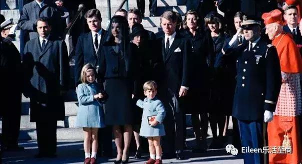 关于赫本与他的爱情故事,赫本一生的真实故事