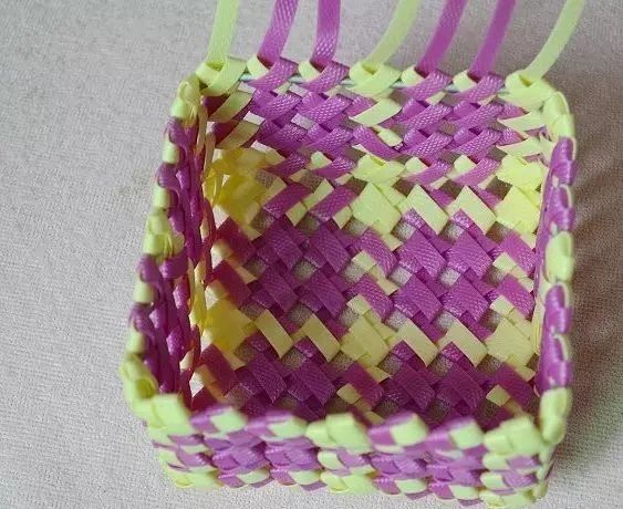 塑料带手工编织篮子收纳筐,塑料袋收纳筐