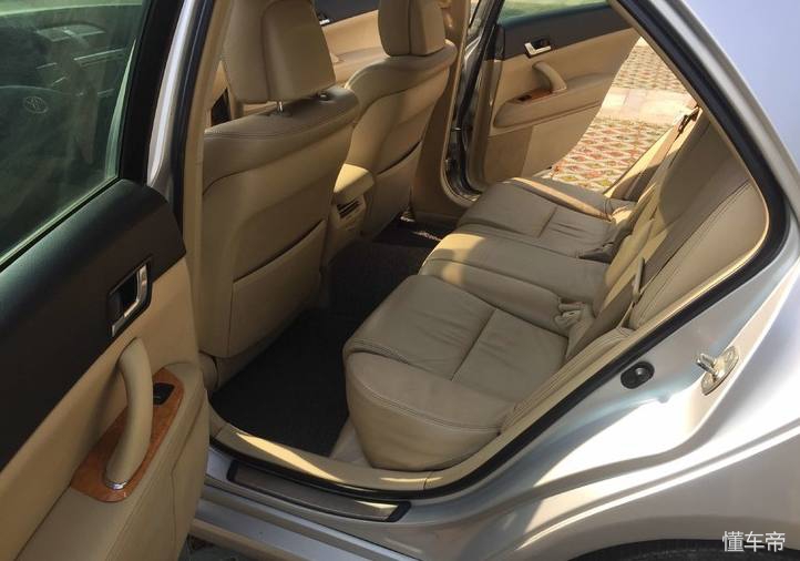 6万买了二手丰田锐志，六缸发动机真有那么大的吸引力？