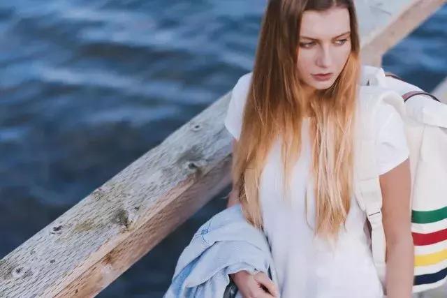 与HerschelSupply联名实属不易，但这个中国品牌做到了