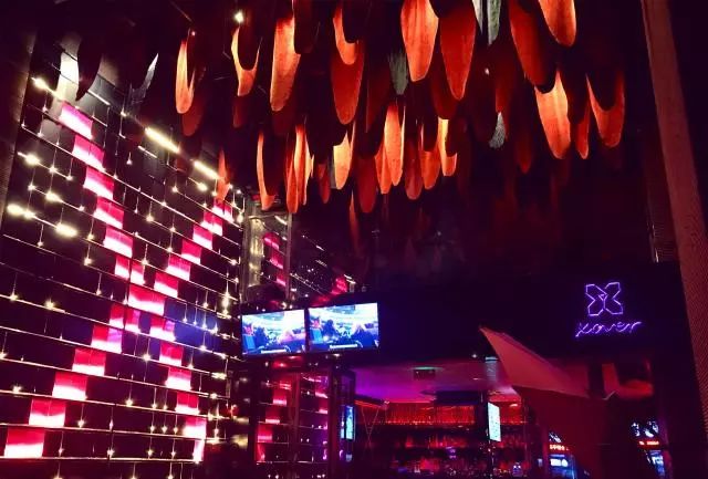 揭秘“X”餐吧，不仅美食份量MAX，鸡尾酒还花样百出！