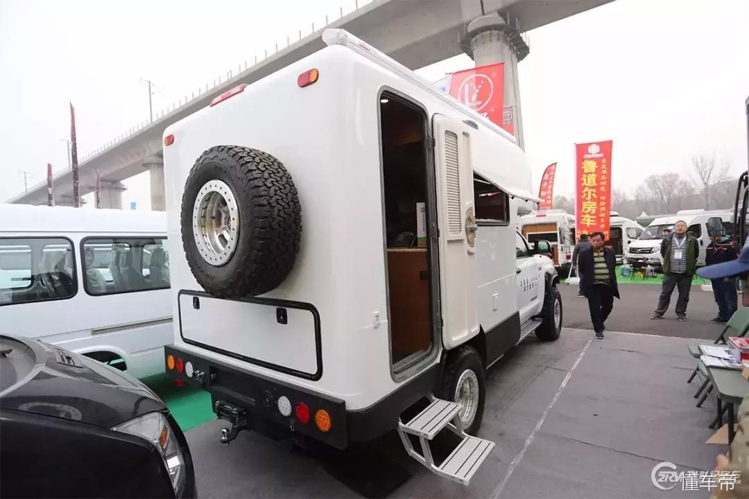 一辆保时捷大约值多少钱,一辆保时捷跑车多少钱