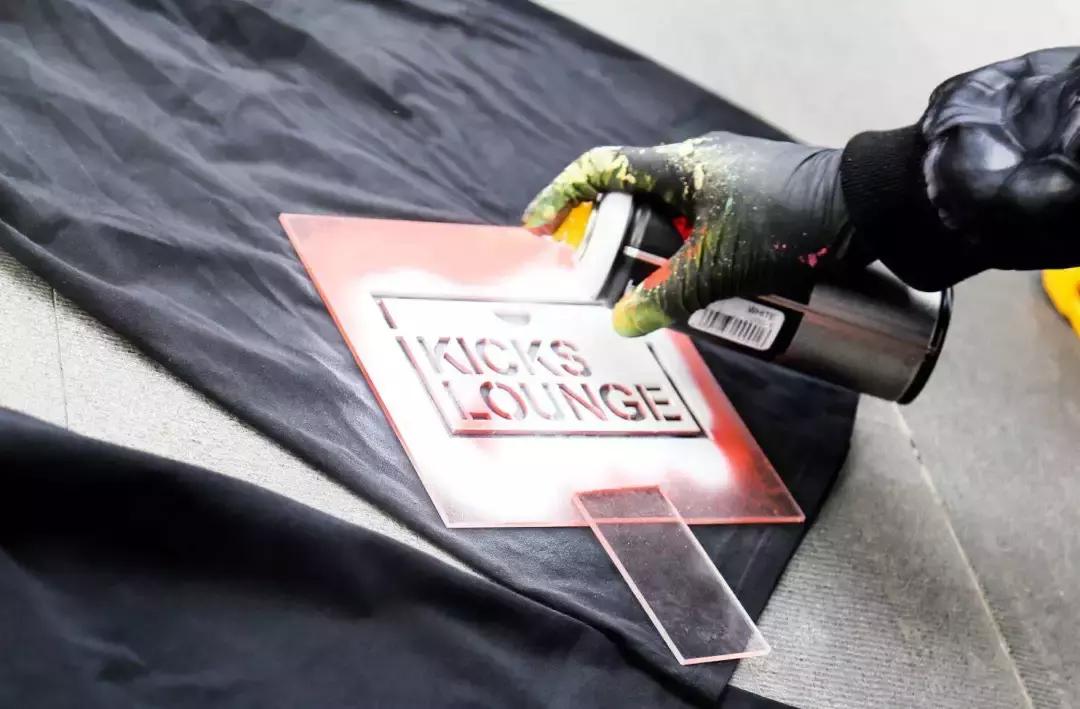 劲话论第四期丨成都sneaker都表白的耐克新鞋，自带增高效果？